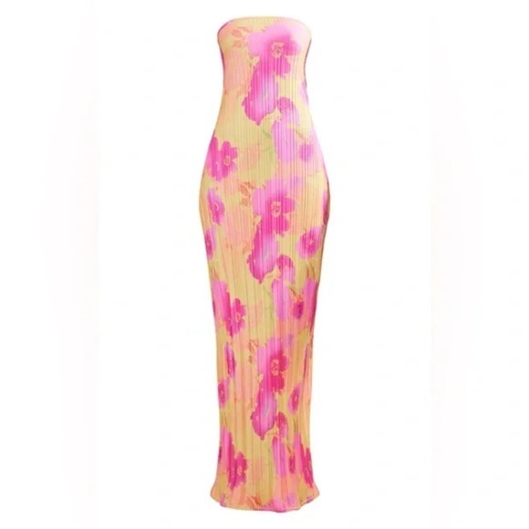 PrettyLittleThing Dresses & Skirts - PLT Women’s Floral Dress